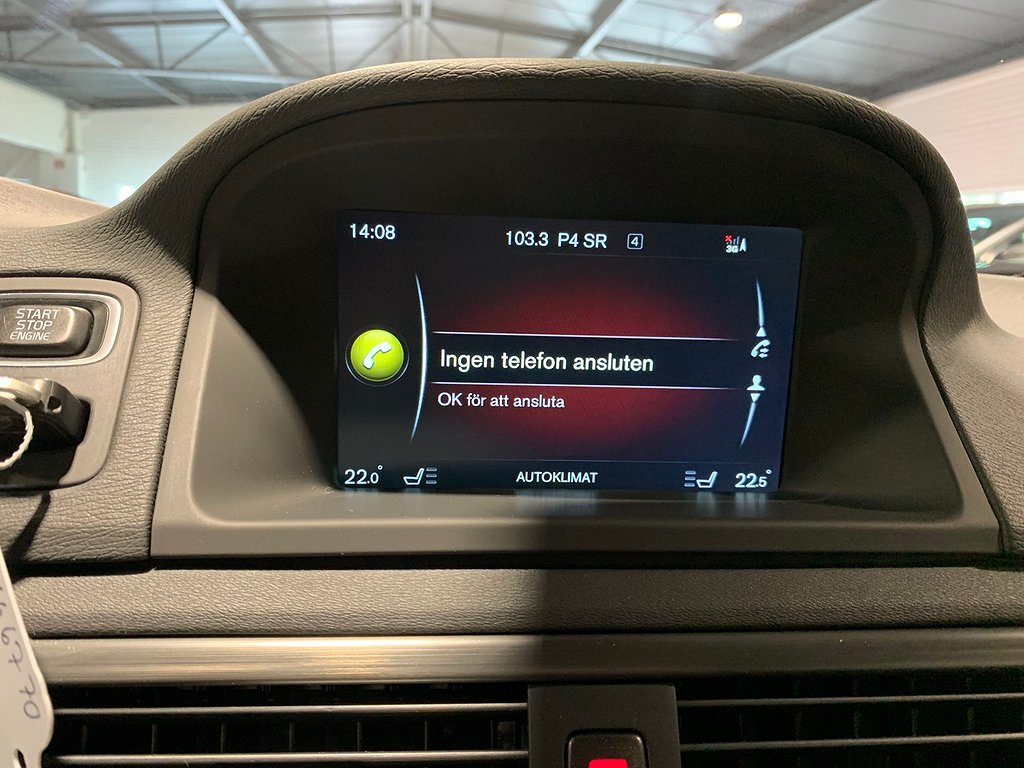 Volvo XC70 D4 AWD Momentum | 1 ÄGARE | LÅGA MIL | DRAG 2015