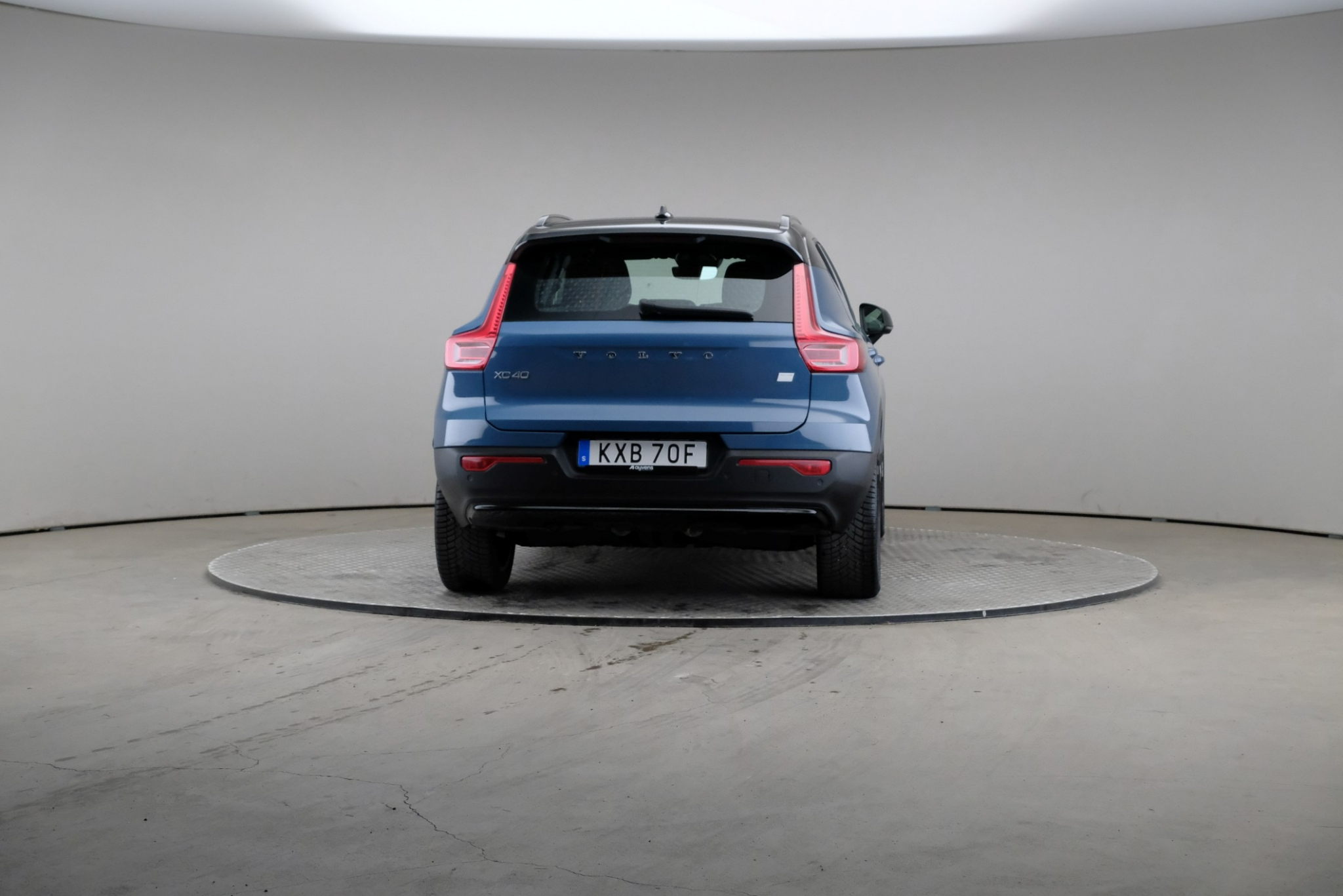 Volvo XC40 Recharge 231hk Plus Edition 2023, bild 2/10