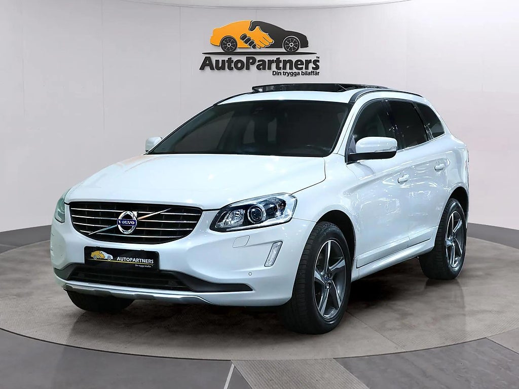 Volvo XC60 D4 AWD Geartronic Momentum PANORAMA Drag PDC Dvärm GPS fr 1,95%