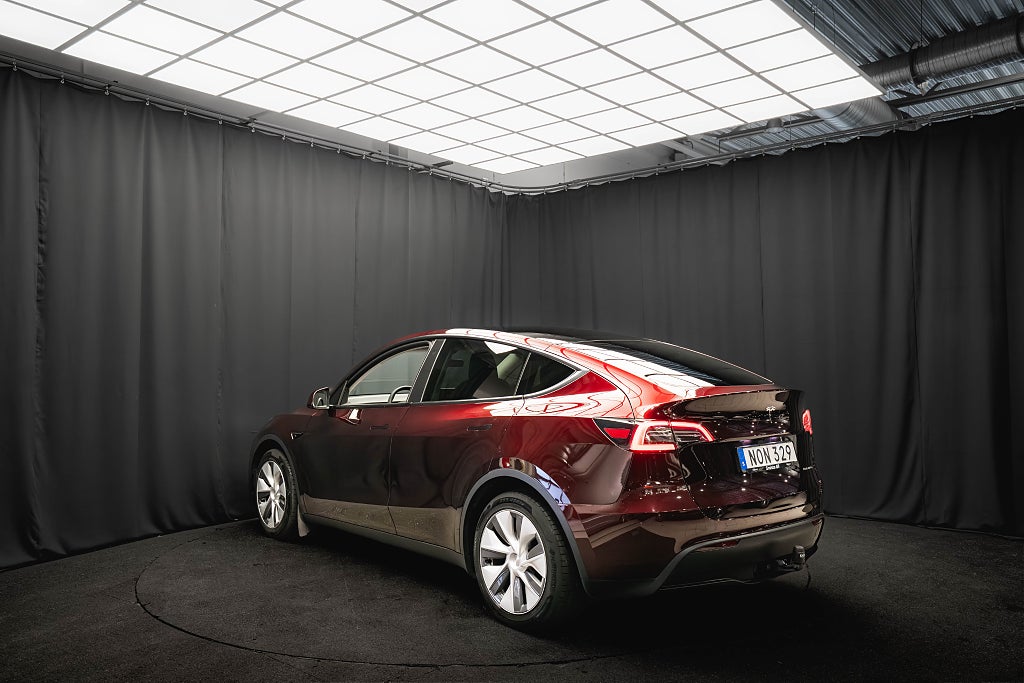 Tesla Model Y Long Range AWD CHERRY-PÄRLEFFEKT DRAG PANO 1-ÄGARE MOMS