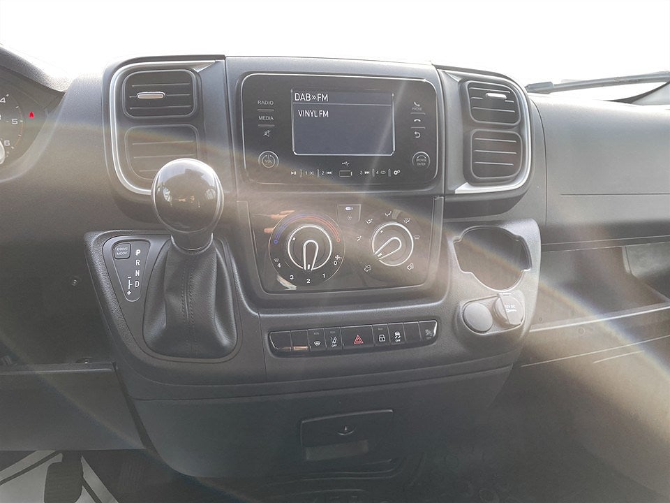 Bild på Peugeot Boxer BlueHDi 140hk Aut L3H2 - DEMO