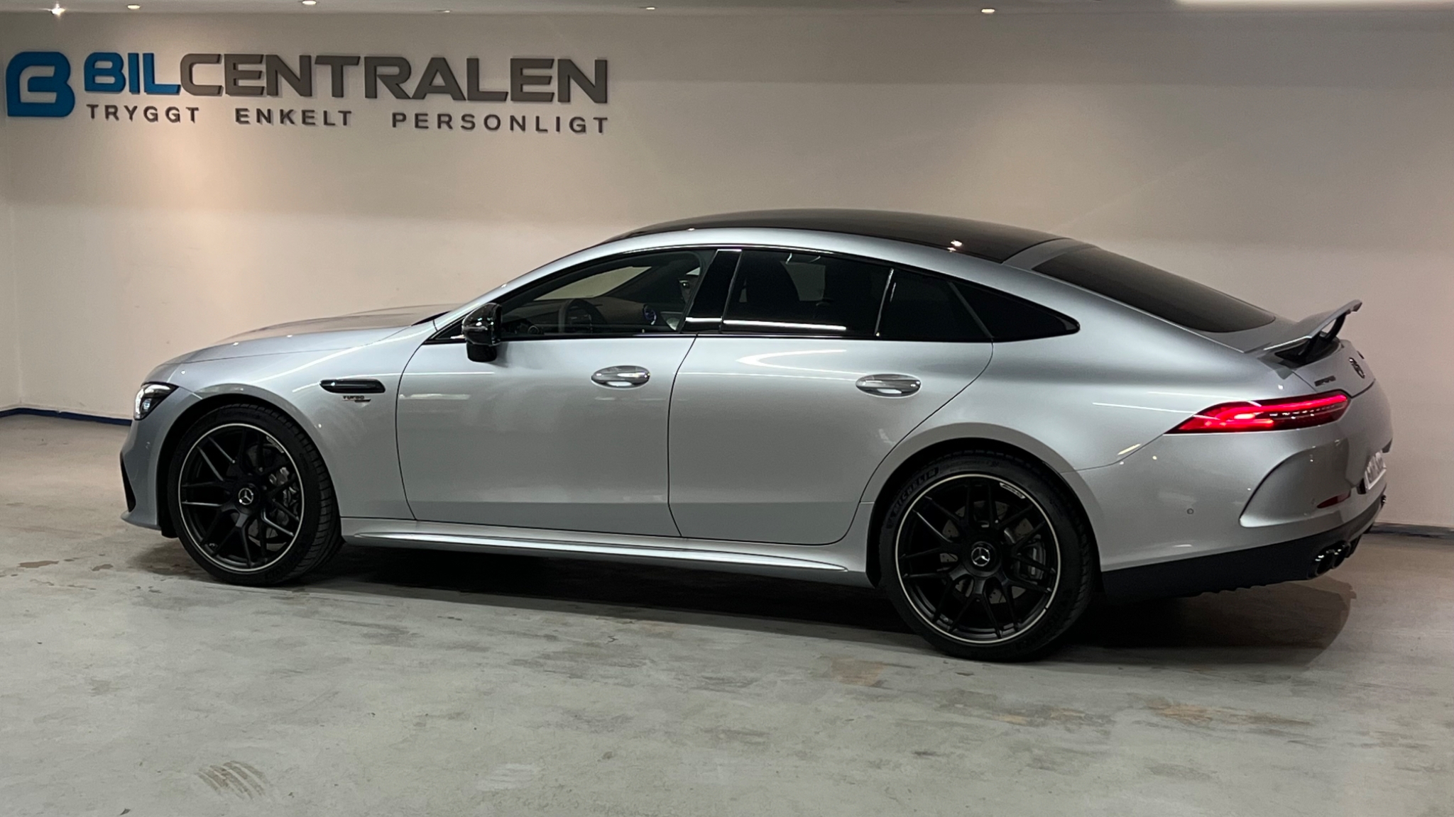 Mercedes-Benz AMG GT 43 4MATIC+ Pano 2023, photo 2/42