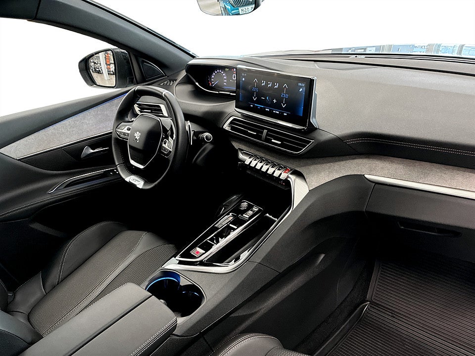 Bild på Peugeot 5008 GT 1.2 PT 130hk Aut KAMPANJ VINTREHJUL INGÅR
