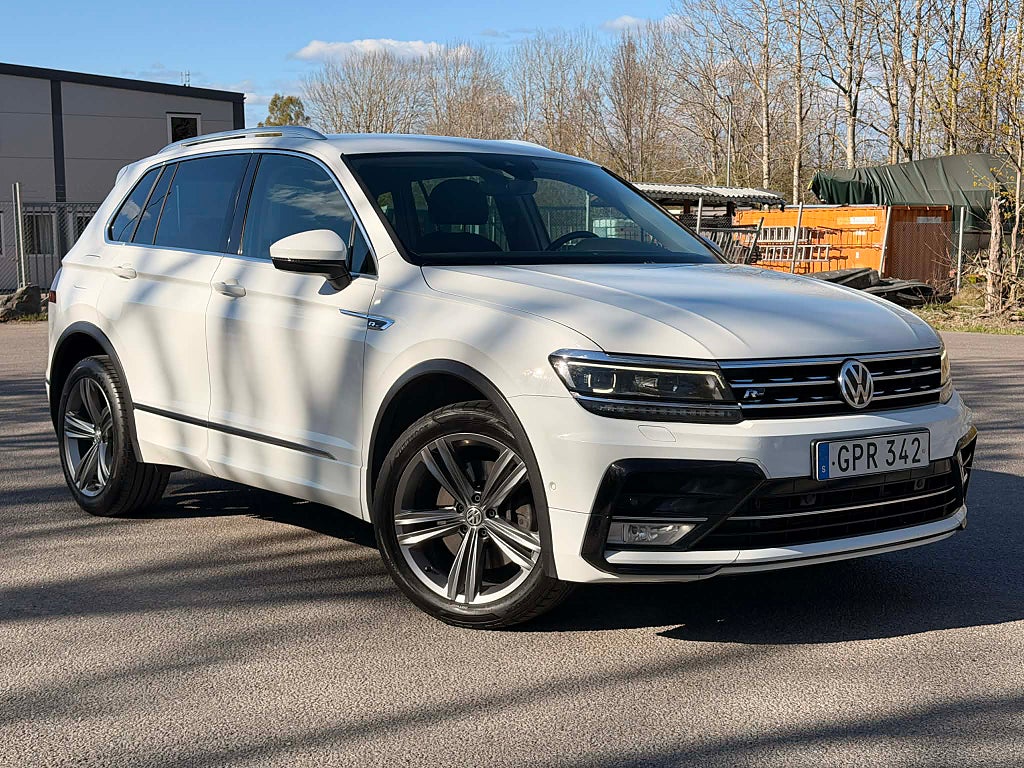 Volkswagen Tiguan 2.0 TDI DPF SCR BMT 4Motion GT, R-Line//B-kamera//D-VÄR
