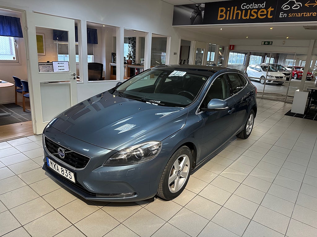 Volvo V40 D2 Momentum, Panorama, Kamera, Värmare