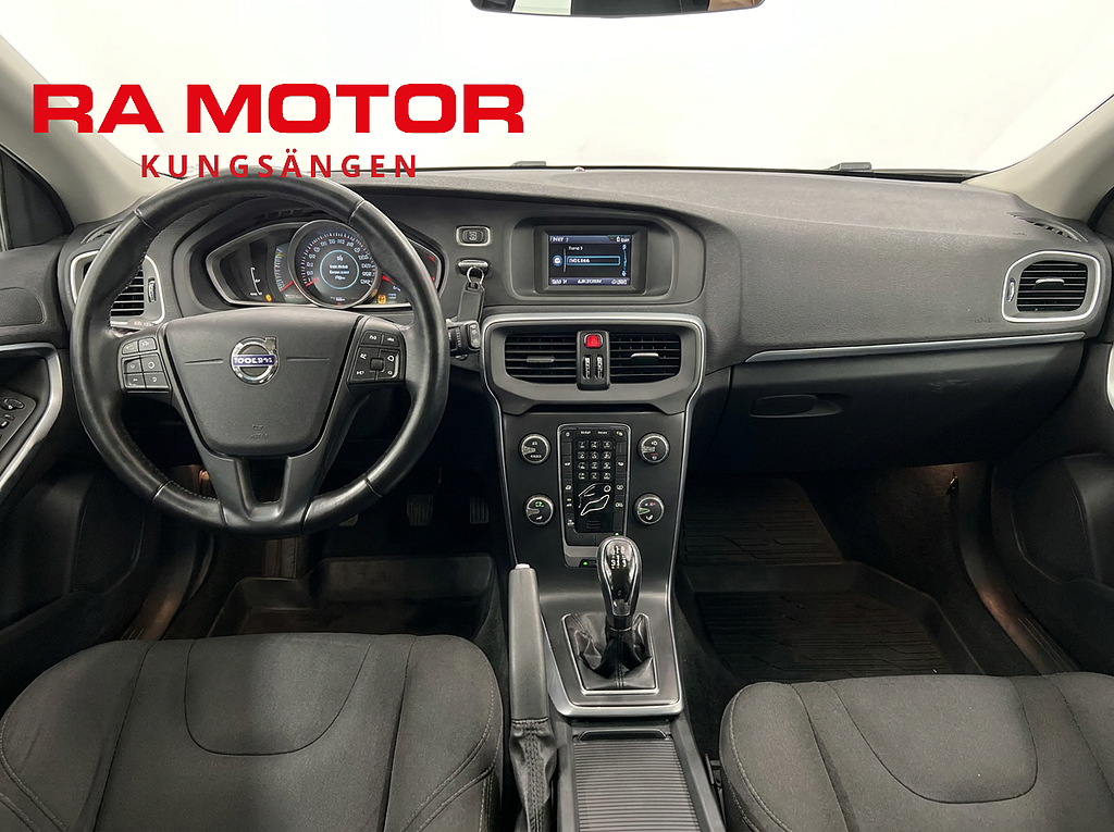 Volvo V40 T2 122hk | Business | P-Värm | P-Sensor | 2017