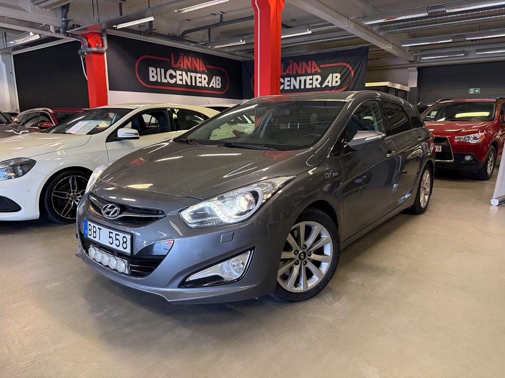 Hyundai i40 cw 1.7 CRDi 1 ägare Kamera Navi Värmare Ny servad SoV