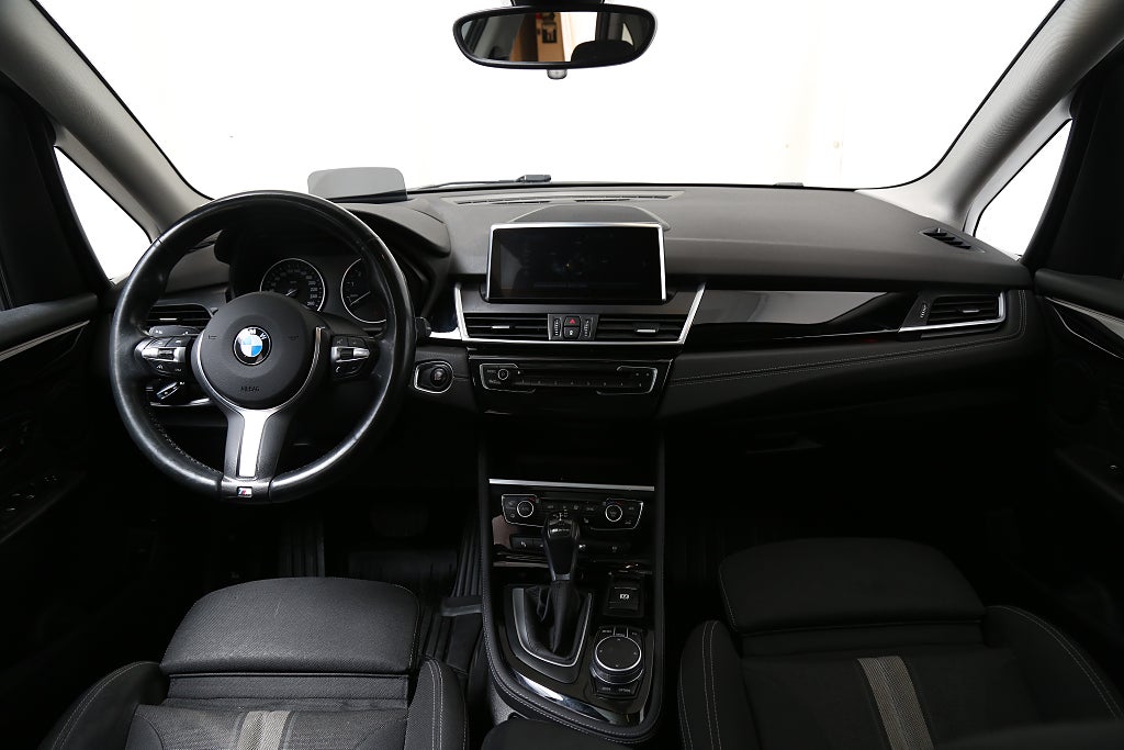 BMW 225xe Active Tourer Sport line 224hk Aut AWD HuD Navi Pano 2017