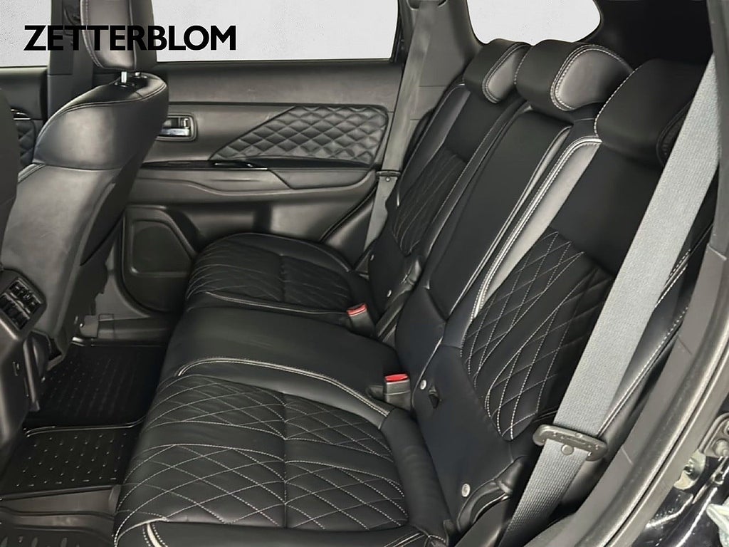 Kombi Mitsubishi Outlander 9 av 20