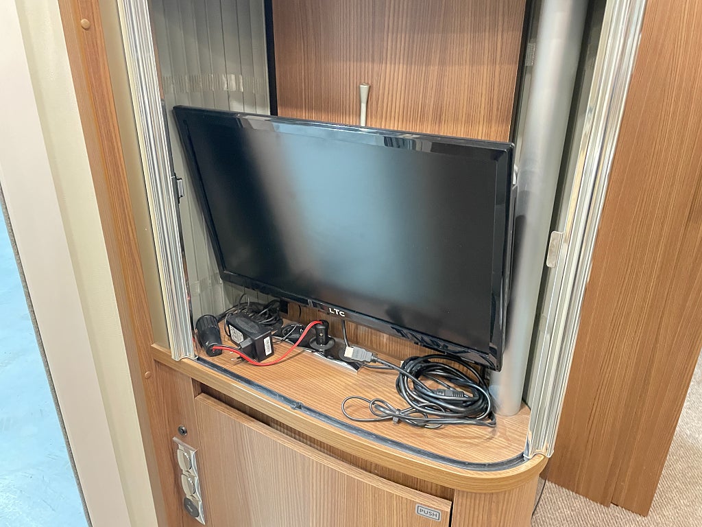 Bürstner Argos 747 /ALDE / Hyd-stöd / AC / Drag / Litium / Inverter / Aut - Bürstner