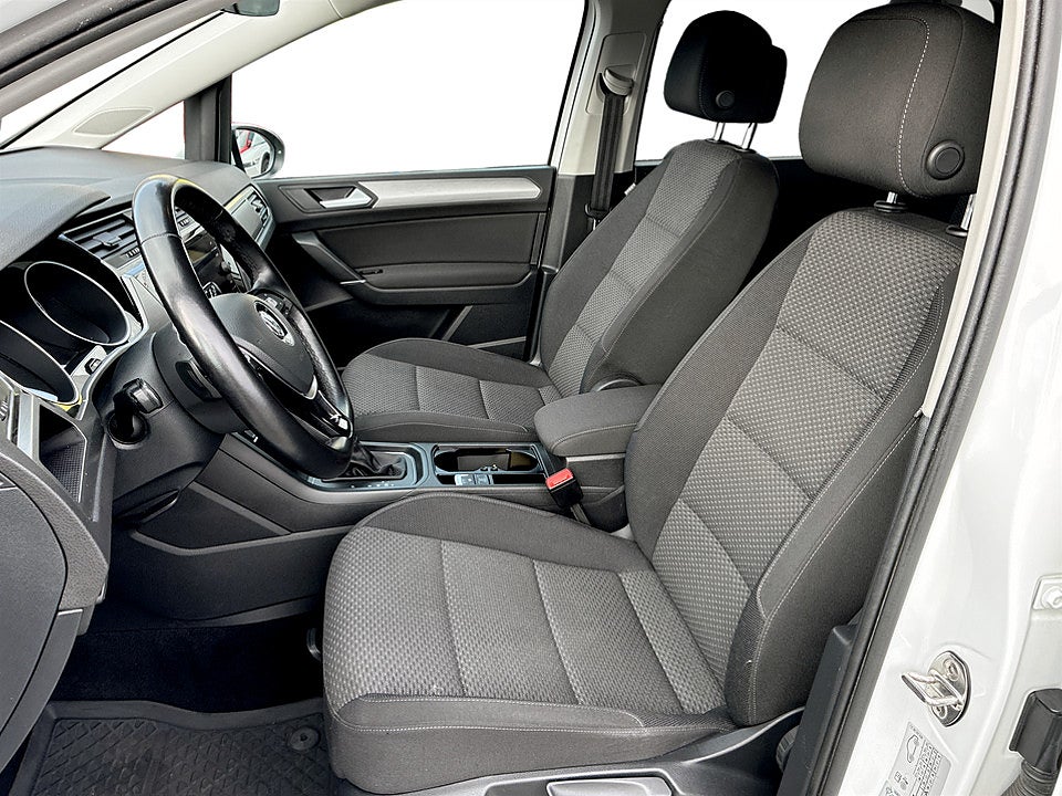 Bild på Volkswagen Touran Base 1.5 TSI ACT 150hk Aut 7-SITS B-KAMERA 