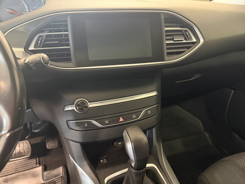 Peugeot 308 SW 1.2 PureTech 130 EAT Allure SoV Hjul thumbnail