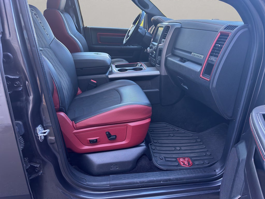 Dodge Ram 1500 Rebel 5,7 L Mkt fin o låga mil 4 X 4  394 hk - bild 13