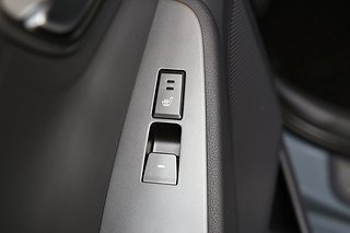 Halvkombi Hyundai IONIQ 14 av 29