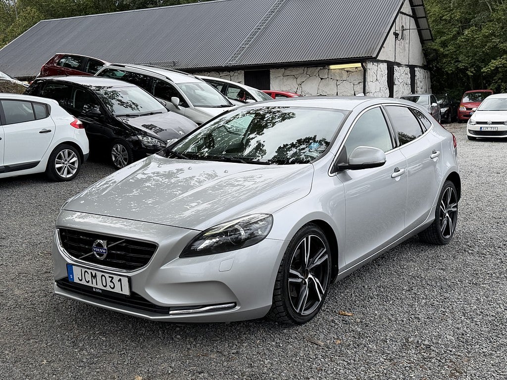 Volvo V40 D2, Your Momentum, High Performance Sound System, 120hk