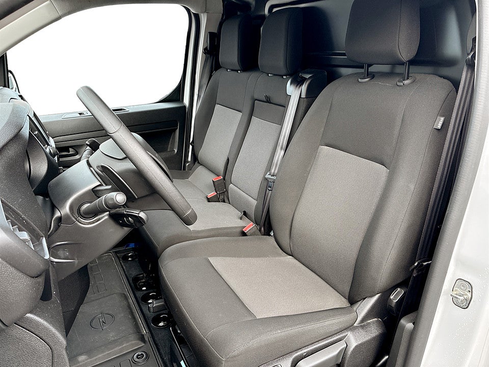 Bild på Opel Vivaro Business 2.0 BHDi 145hk Aut L3 B-KAMERA WEBASTO DRAG