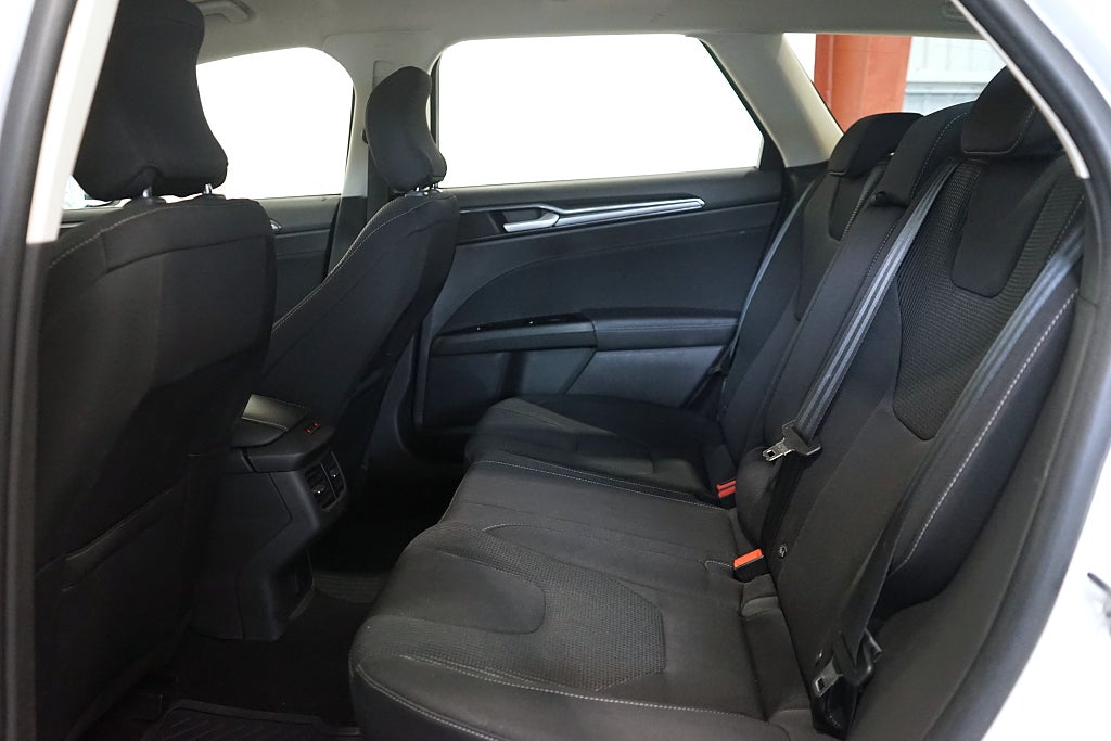 Ford Mondeo Kombi Hybrid E-CVT Titanium Carplay Drag 188hk