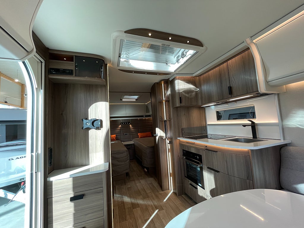 Kabe Ametist 560 XL KS /ALDE/Ugn/Micro/4 bäddar/2995kr/mån - Kabe