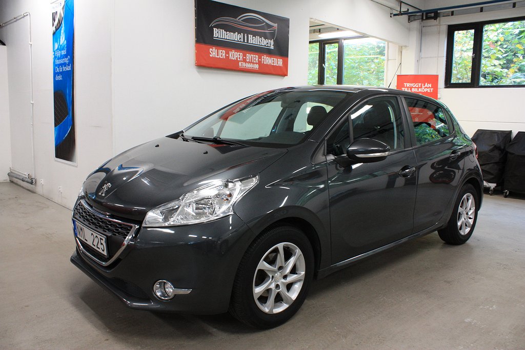 Peugeot 208  1.2 VTi / 82hk / 9800 Mil Panorama