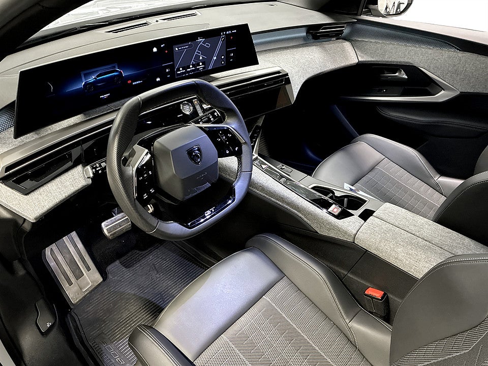 Bild på Peugeot 5008 GT Hybrid 145hk Aut 7-SITS B-KAMERA CARPLAY