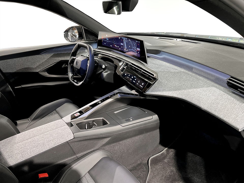 Bild på Peugeot 5008 GT Hybrid 145hk Aut 7-SITS B-KAMERA CARPLAY