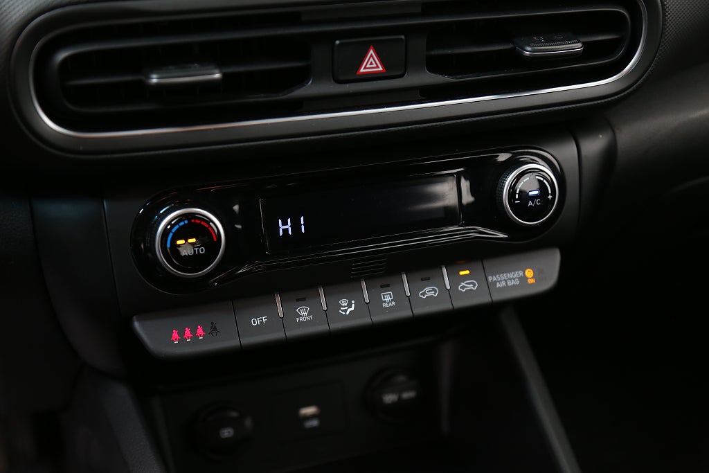 Hyundai Kona 1,0 T-GDI iMT 120hk Essential CarPlay P-sensor Kamera