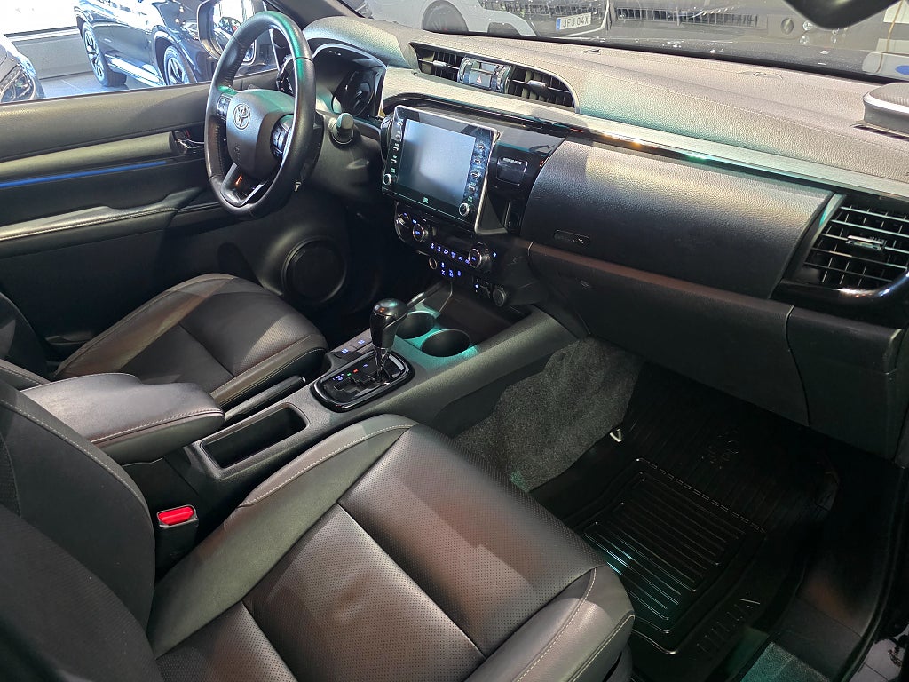 Toyota Hilux Dubbelhytt 2.8 4WD Invincible Euro 6 - bild 3