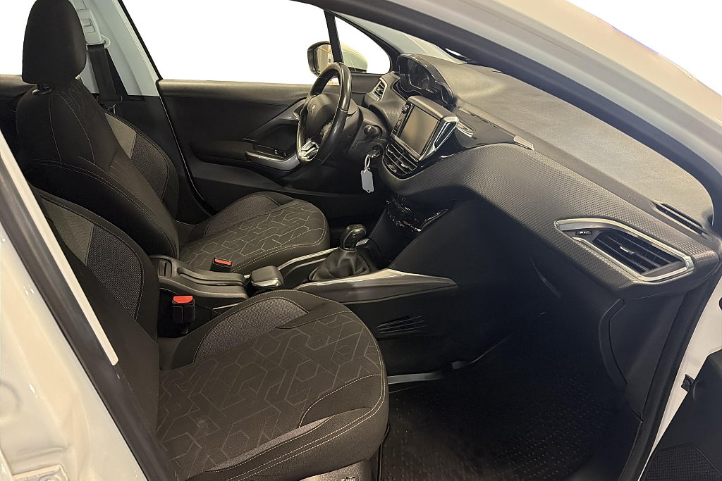 Peugeot 2008 1.2 PureTech 82 Manual, 5-trins, 82ps, 2017