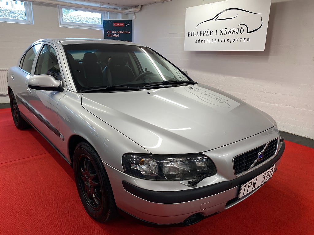 Volvo S60 2.4 Ny besiktning Ny servad Automat Kamrem bytt