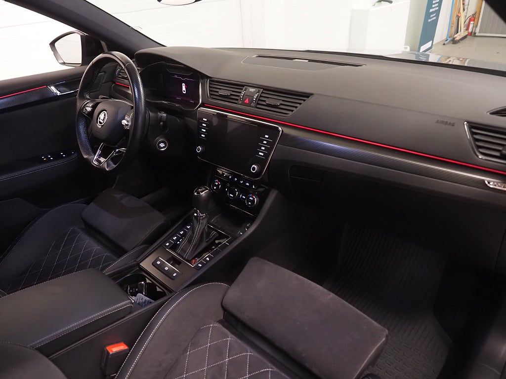 Skoda Superb iV 218hk  Sportline |Cockpit|Drag|Värmare| 2021