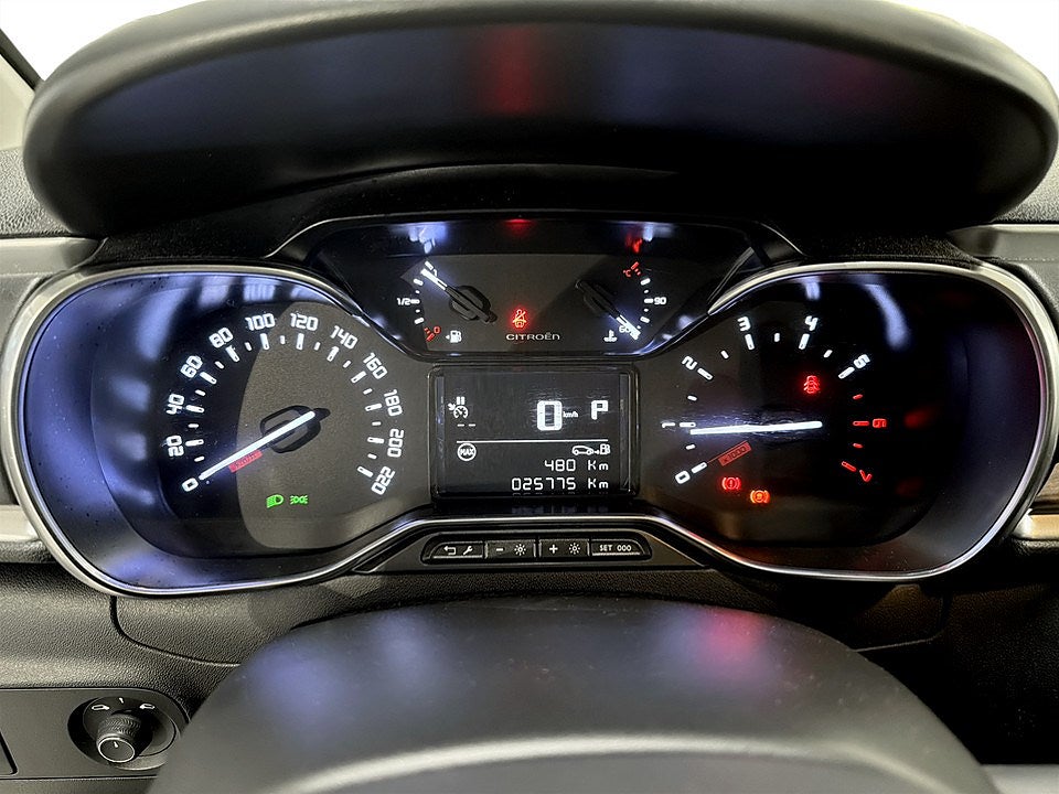 Bild på Citroën C3 Shine 1.2 PT 110hk - CARPLAY, FARTHÅLLARE