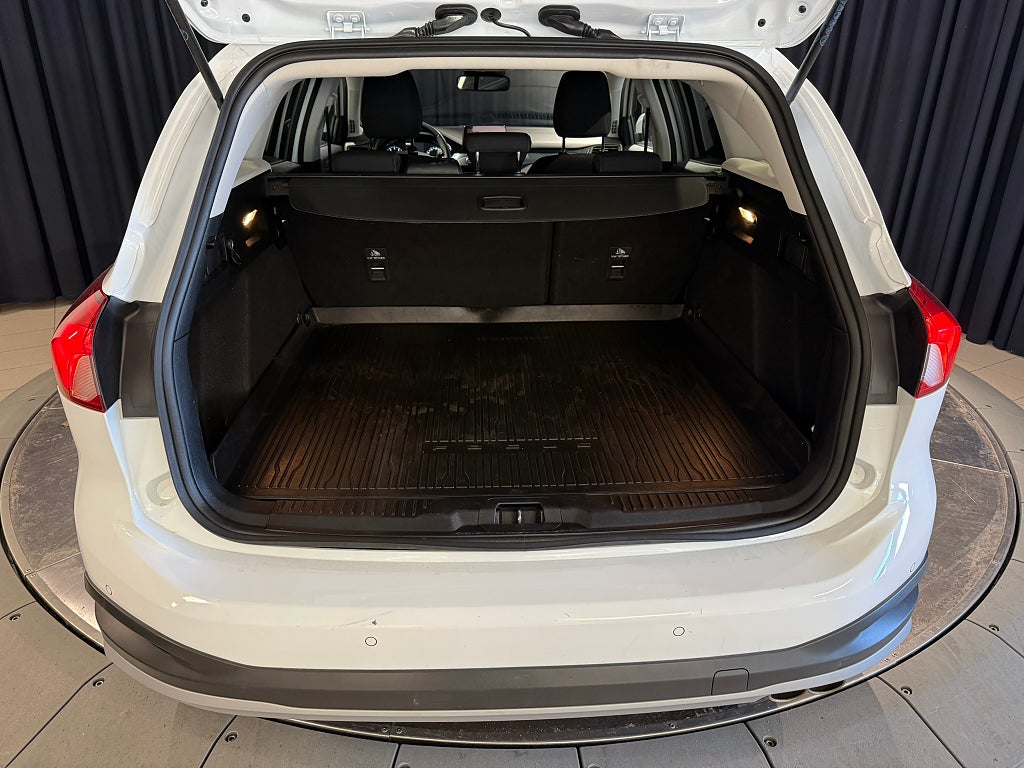 Ford Focus 2022 - miniatyr 9