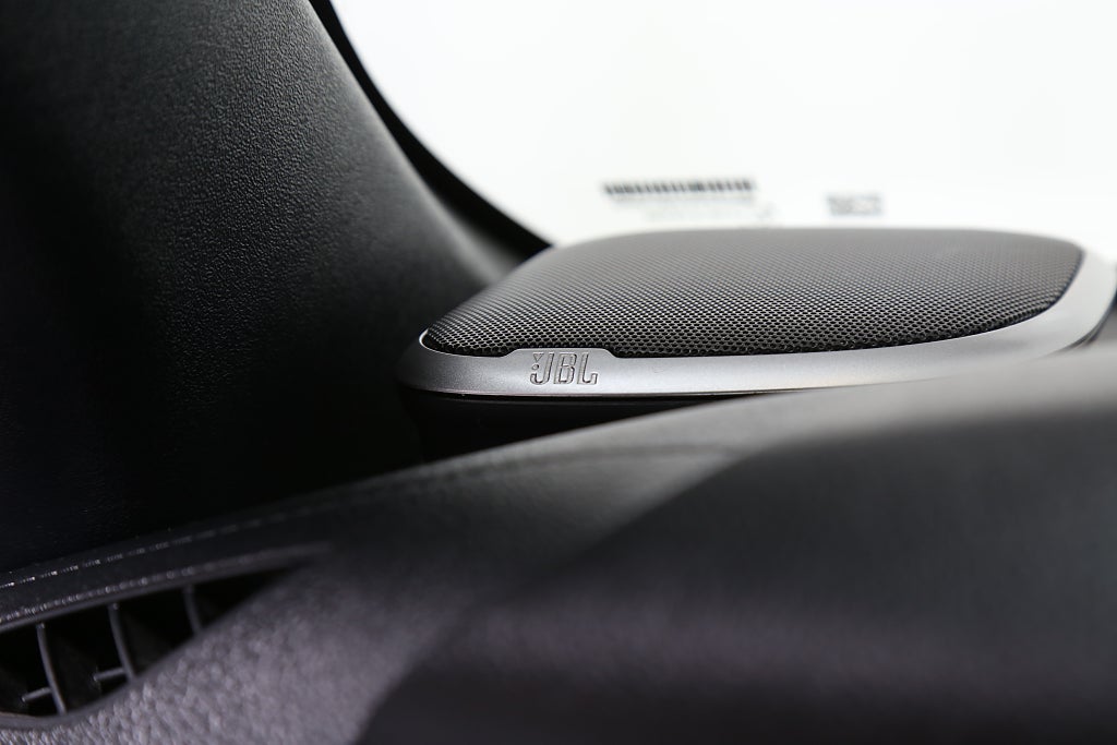 Toyota Hilux Dubbelhytt 2,8 Invincible 204hk 4WD JBL Skinn Navi Kåpa 2021