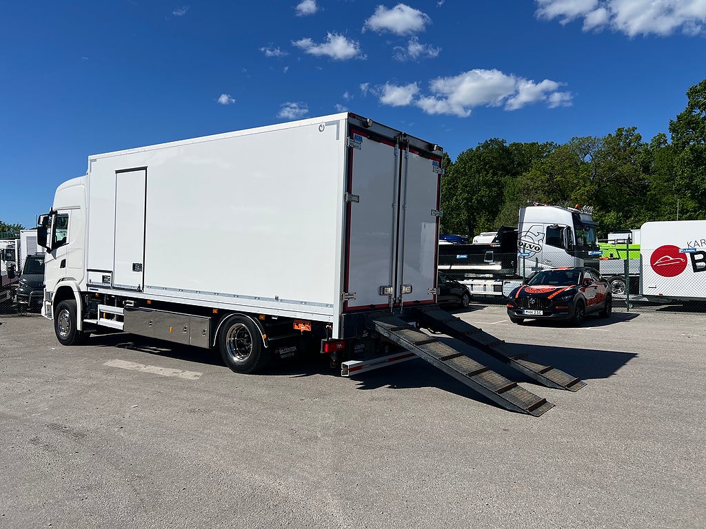 Scania G320 4x2 Maskintransport, Borrigg, Servicebil
