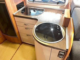Husbil-halvintegrerad Hobby D 690 GELC 16 av 29
