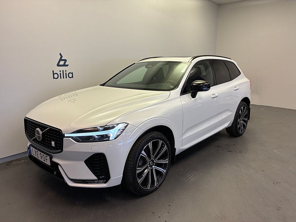 Volvo XC60 B4 AWD Diesel R-Design / Panoramatak / Dragkro...