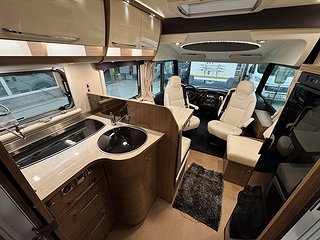 Husbil-integrerad Rapido Itineo JB700 14 av 21