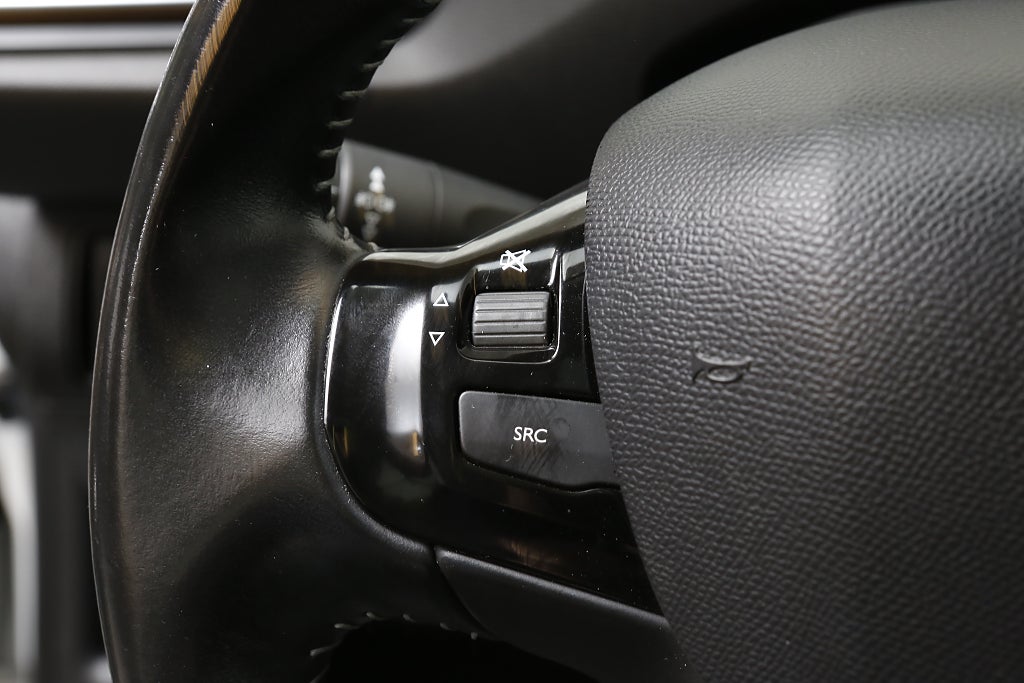 Peugeot 308 1,2 e-THP 110hk Active Kombi Panorama