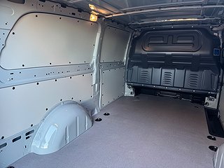 Transportbil - Skåp Mercedes-Benz Vito 16 av 23