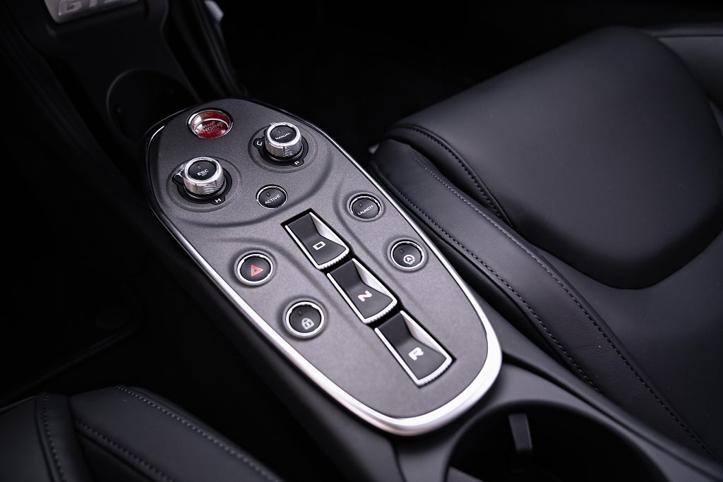 Gallery image 17 of 19