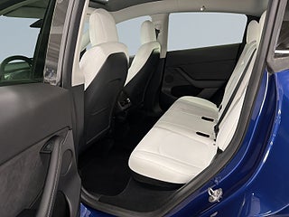 Tesla Model Y Long Range AWD S&V/PremiumLjud/Värmepump – bild 14