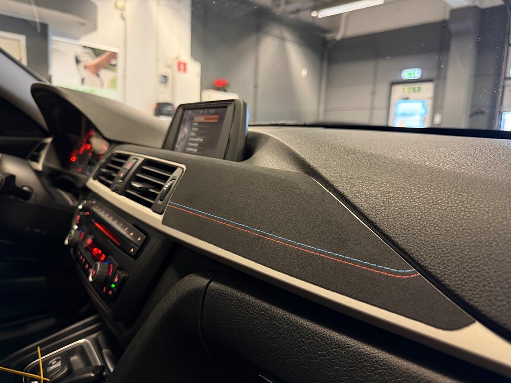BMW 320d 2015 - miniatyr 26