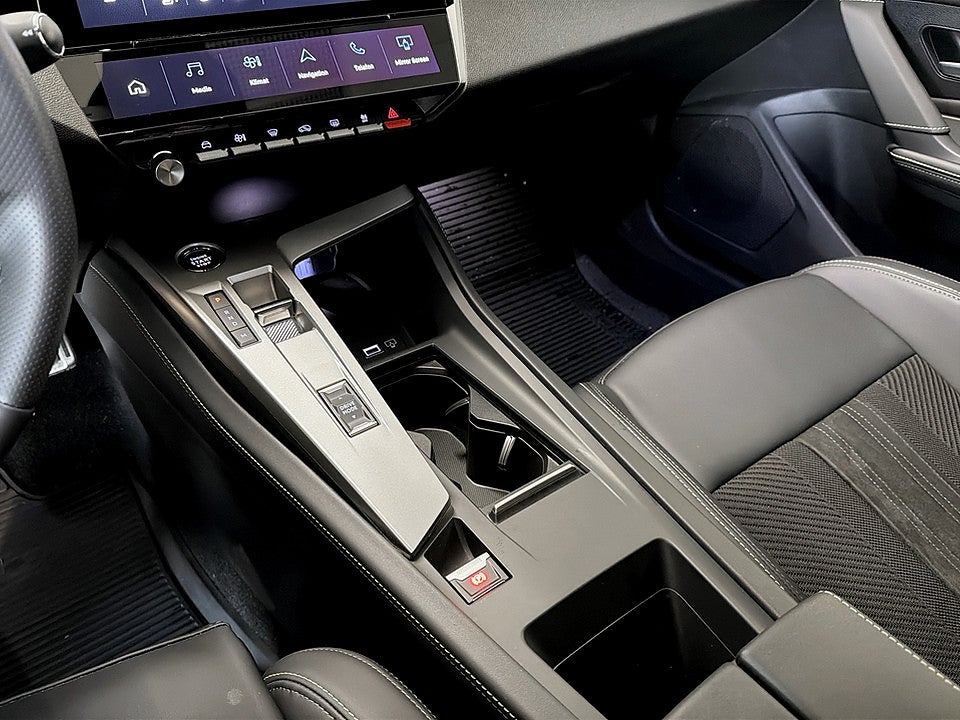 Bild på Peugeot 408 GT Hybrid 136hk Aut B-KAMERA ELSTOL NAV