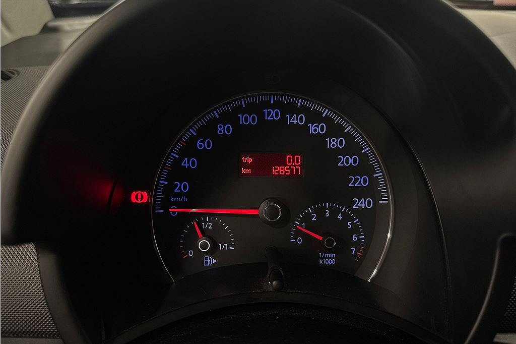 Volkswagen Beetle NEW BEETLE 1,6 NYSERVAD, 3 brukare