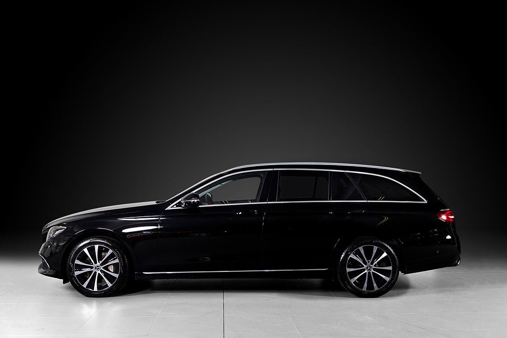 Mercedes-Benz E300 de 2019 - miniatyr 4