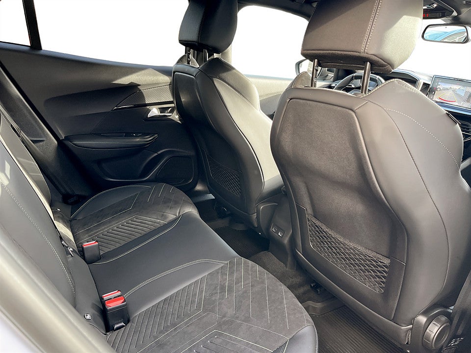 Bild på Peugeot 2008 GT 1.2 PT 130hk Aut B-KAMERA CARPLAY