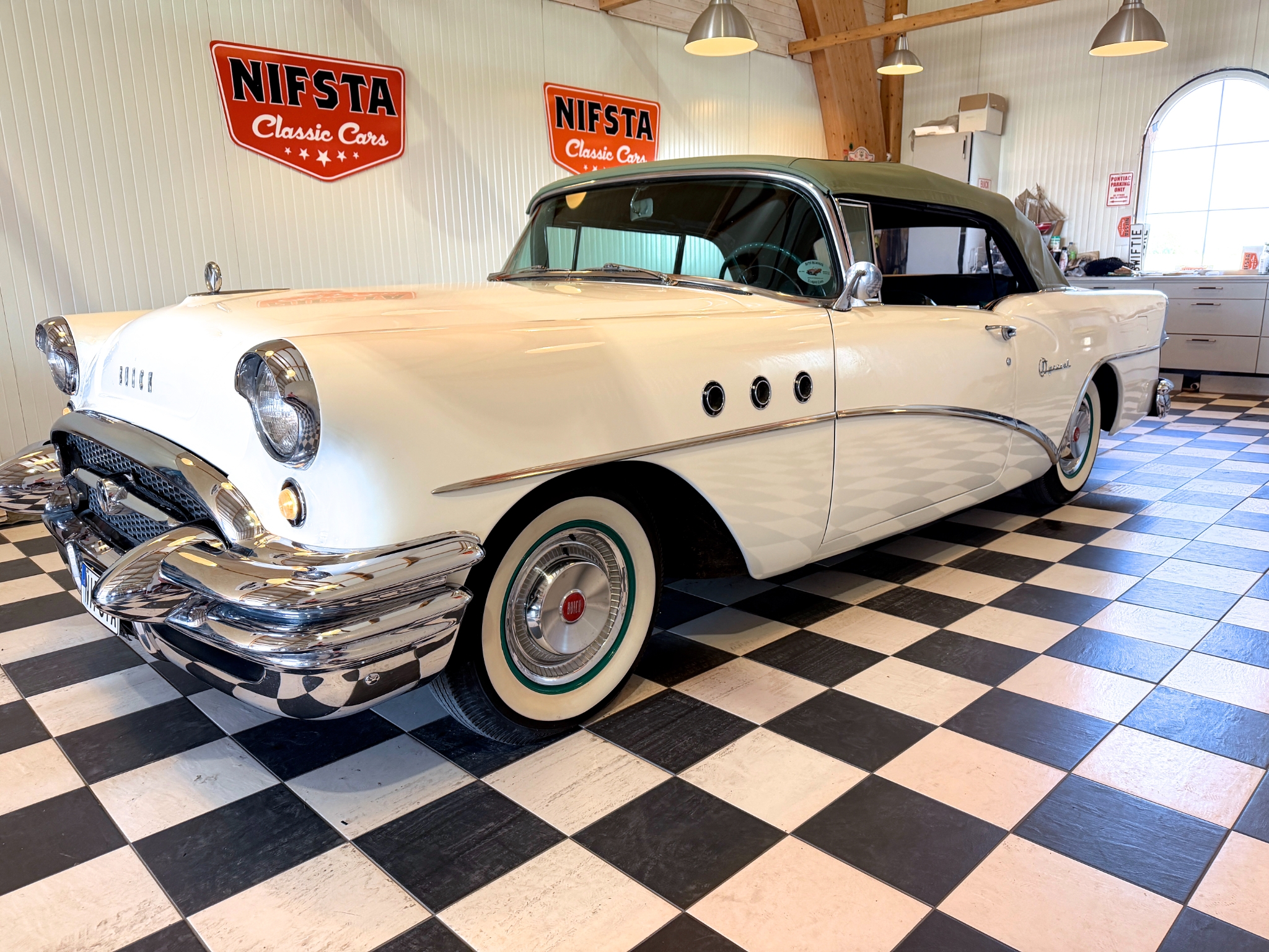 Buick Special Convertible 1955, kuva 3/10