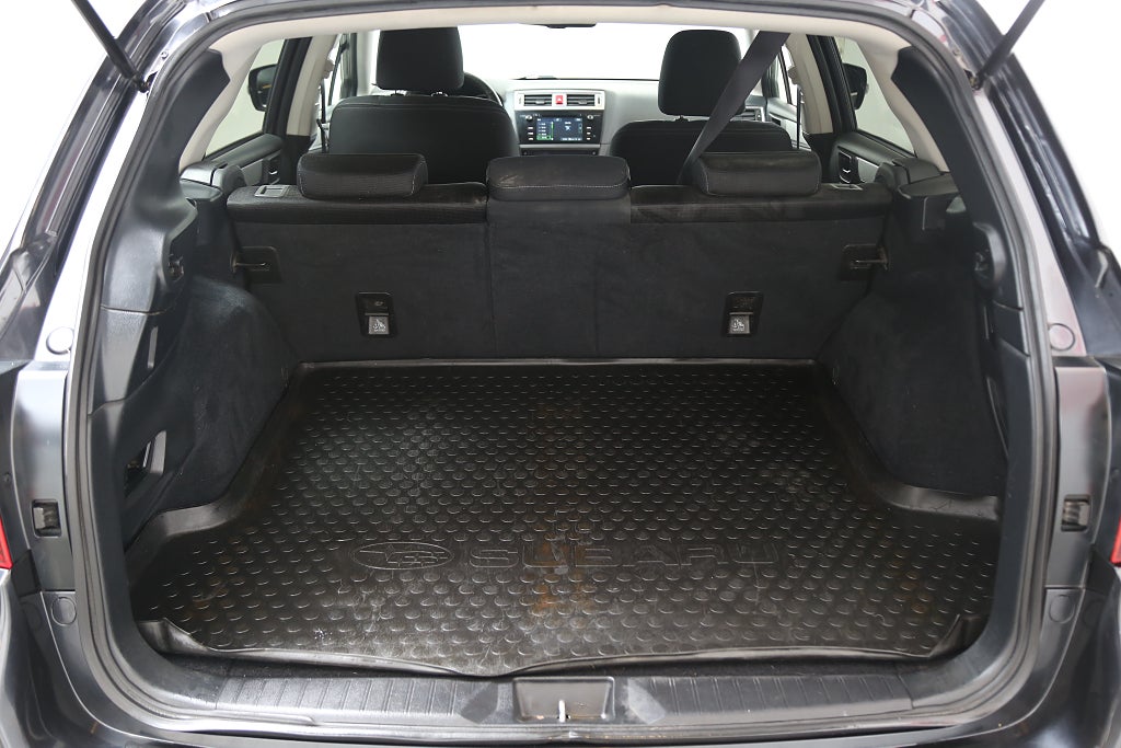 Subaru Outback 2,5i 175hk Base AWD Aut Motorv Dragkrok 2017