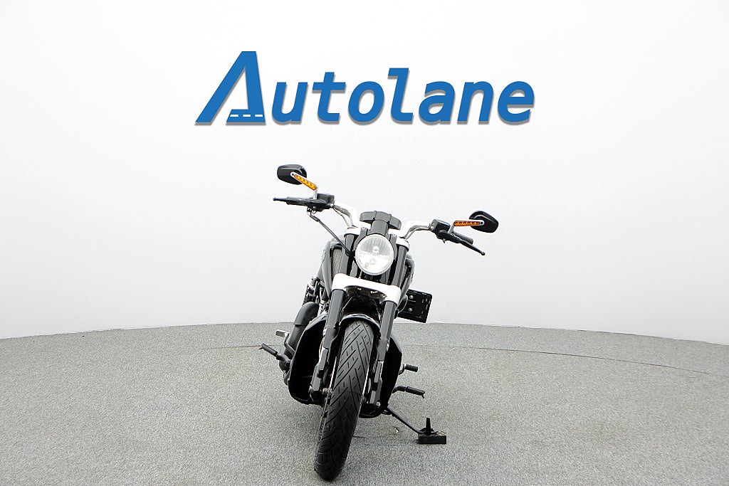 Harley-Davidson VRSCF V-Rod Muscle * Nytt framdäck Nyservad*
