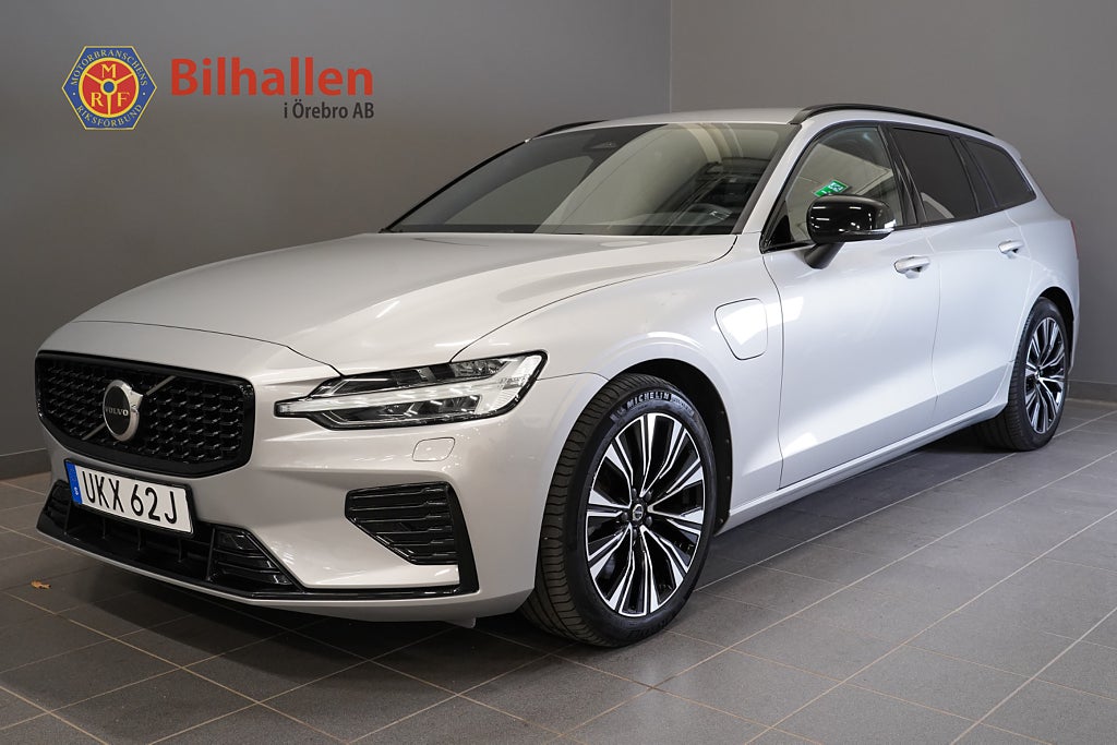 Volvo V60 Recharge T6 AWD Plus Dark H/K Kamera Orrefors Svart Tak
